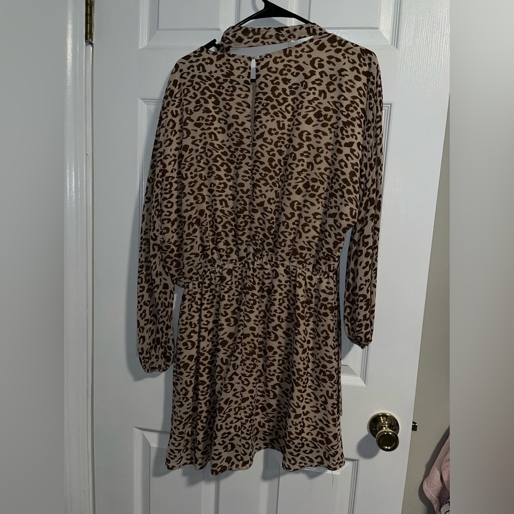 Dress - Picture 3 of 3